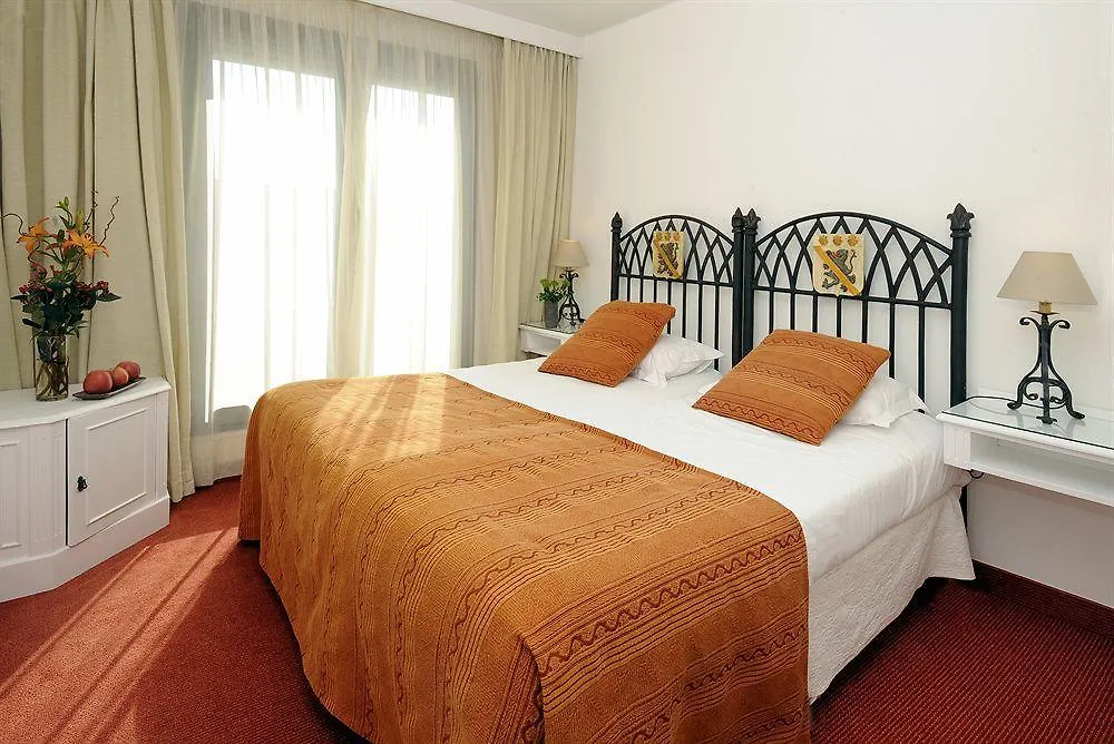 Avignon Grand Hotel 4*,