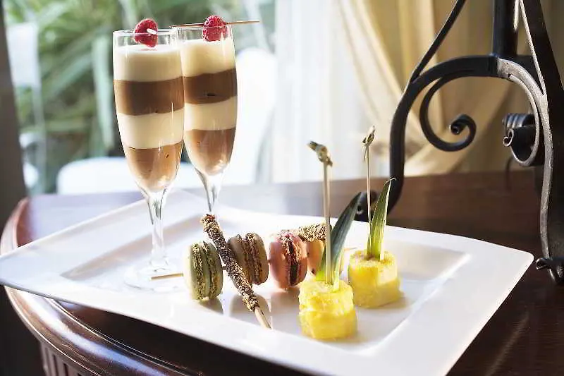 ****  Avignon Grand Hotel France