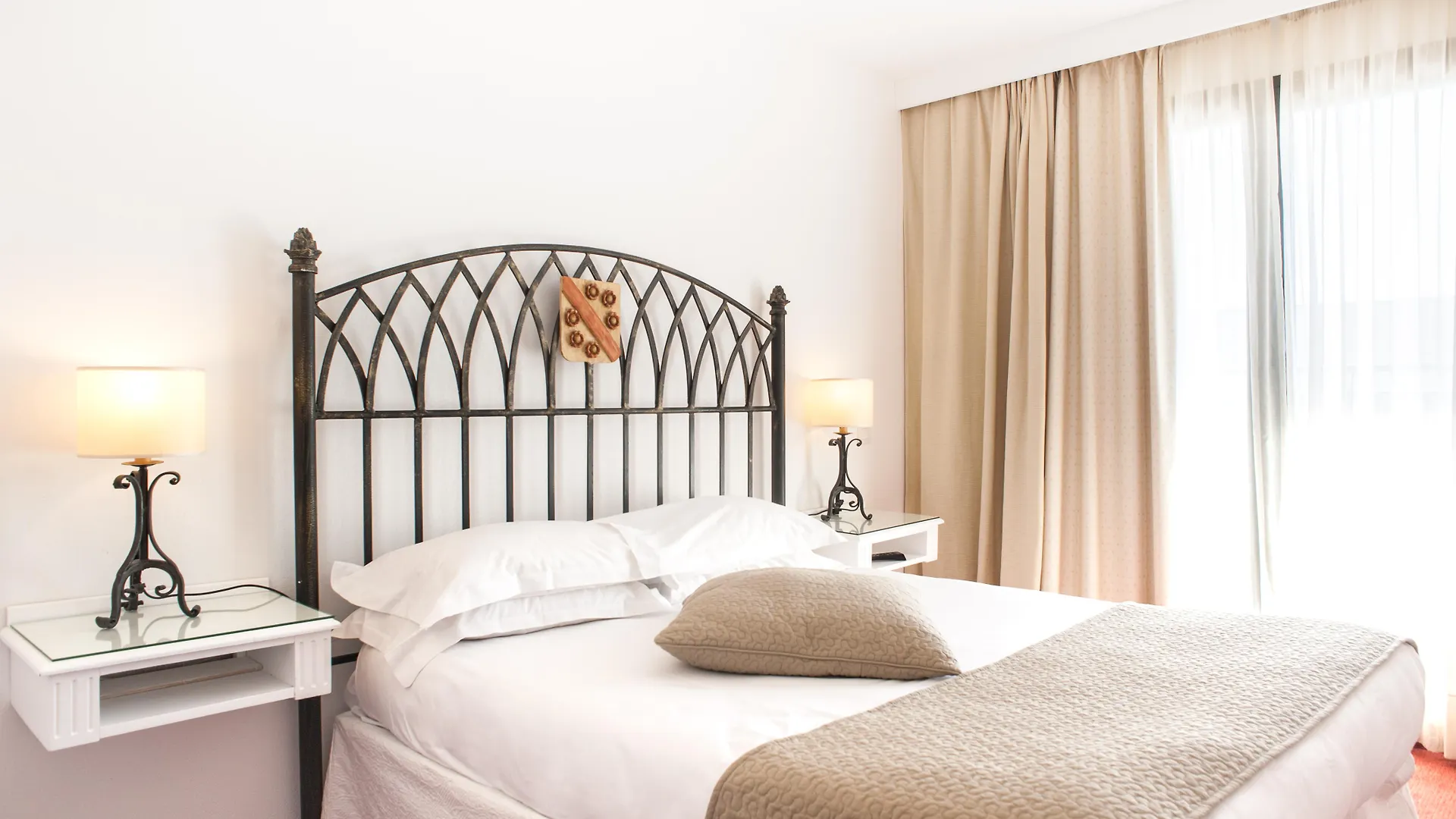 Avignon Grand Hotel 4*,  France