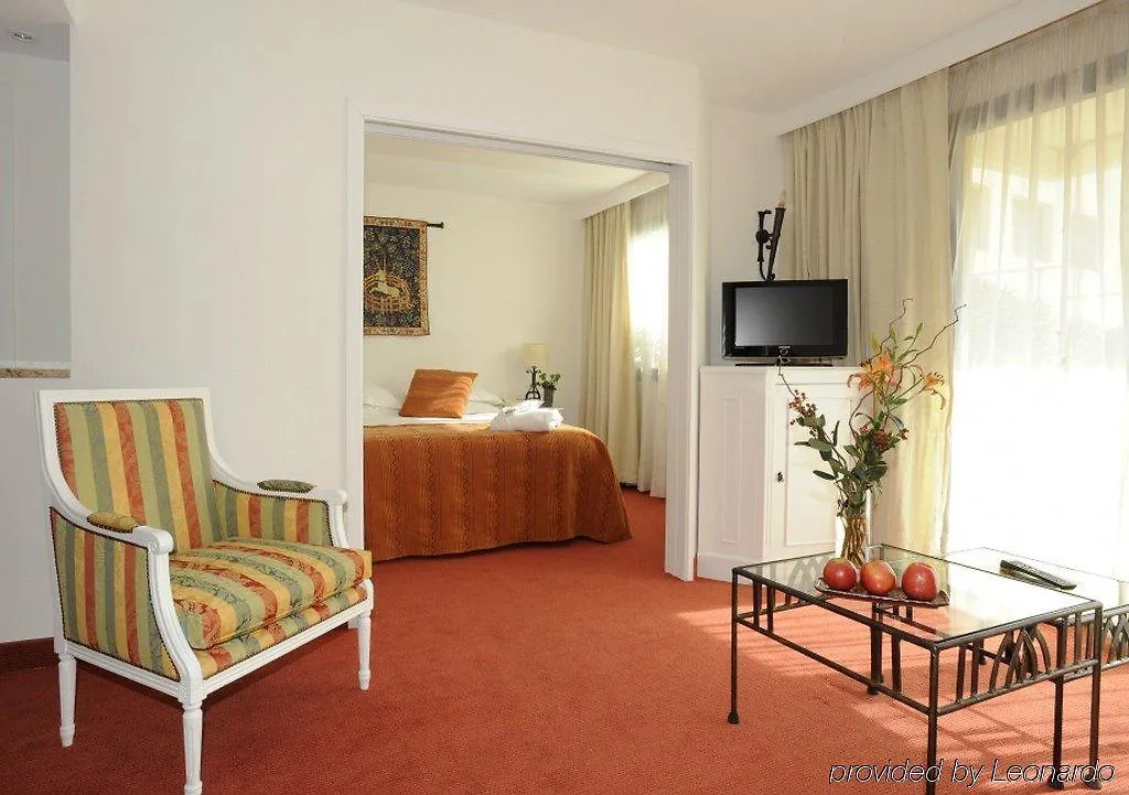 ****  Avignon Grand Hotel צרפת